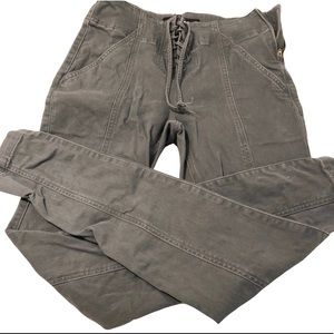 {Express} Tie/Zip Stretch Legging (Army Green)